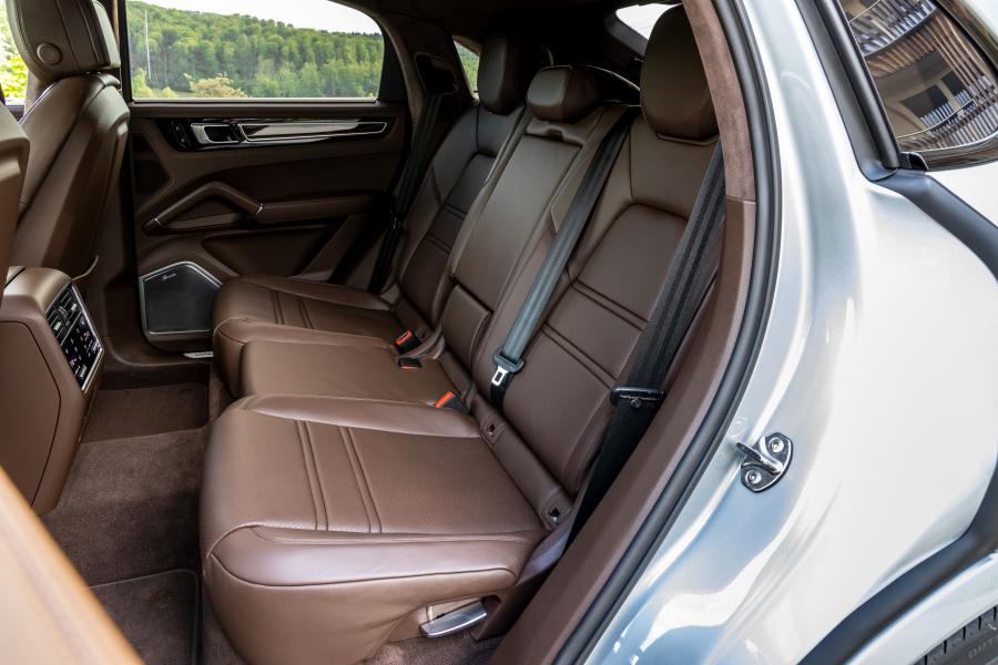 Интерьер Porsche Cayenne S Coupe 2019 года  (WW) (фото 15 из 40)